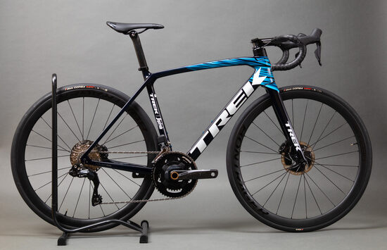 Trek Emonda SLR P1 (54) 105 Di2 full karbon országúti kerékpár 