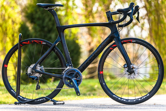 Pinarello Prince Disk (56) full karbon országúti kerékpár 