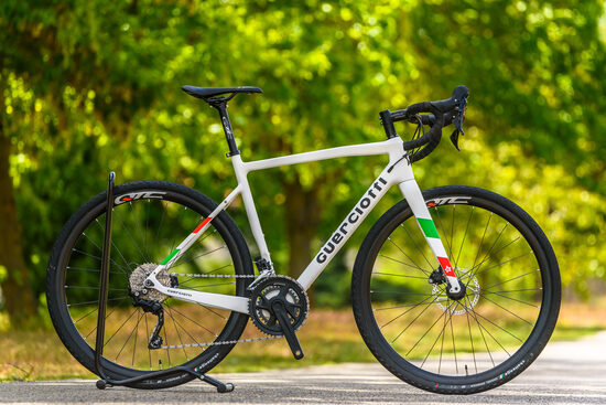 Guerciotti Brera (M) full karbon gravel kerékpár 