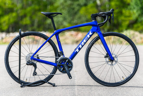 Trek Domane SL6 Di2 (2024) 52-es full karbon országúti kerékpár 