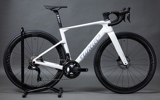 Wilier Rapida 2026 Shimano 105 Di2 (S) full karbon országúti kerékpár